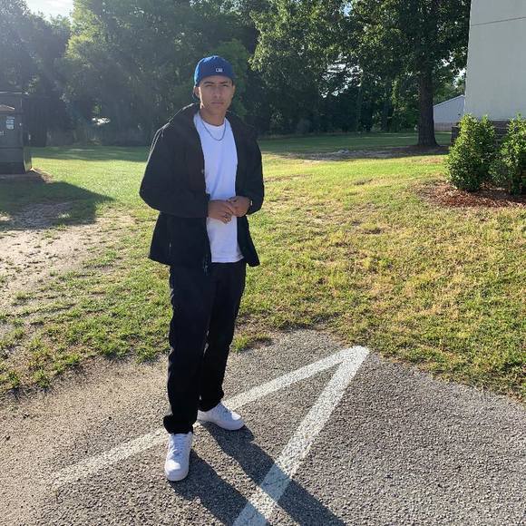 Meet your Posher, Jorge - Picture 1 of 1